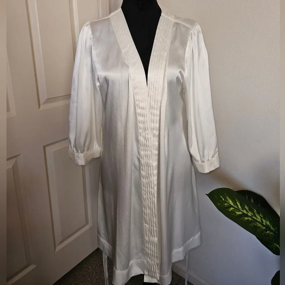 Vintage Y2K Style Victoria's Secret Ivory Robe Size L